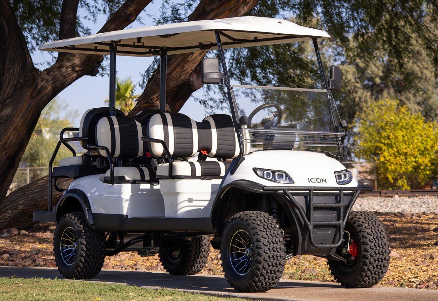 2025 icon ev i60l golf carts 1